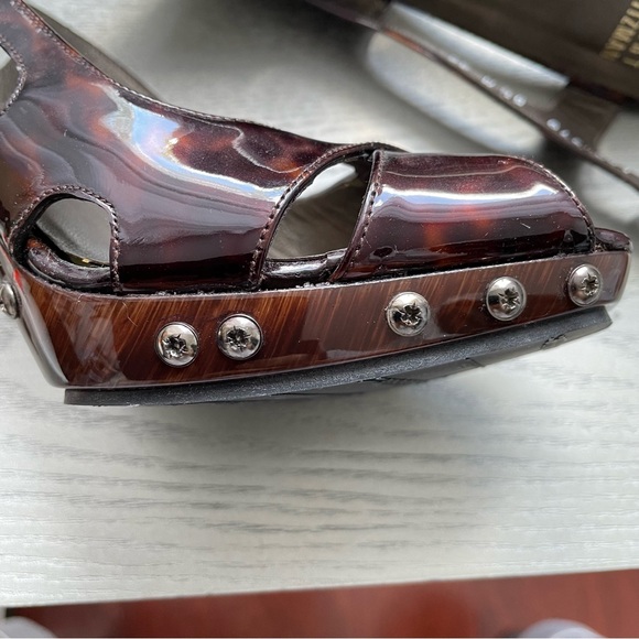 Stuart Weitzman Tortoise Shell Slingback Pumps Size 6. - Picture 4 of 6